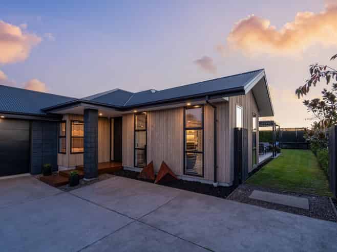 11 Minorca Lane, Burwood