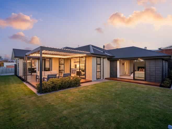 11 Minorca Lane, Burwood