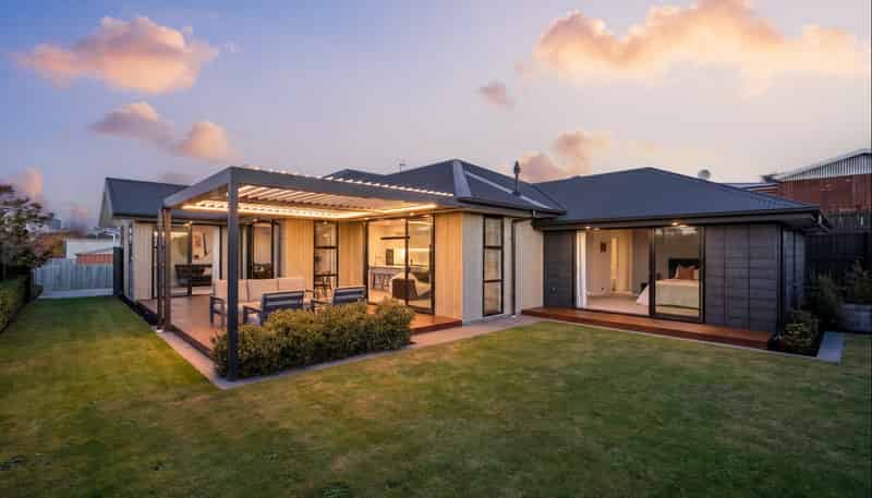 11 Minorca Lane, Burwood