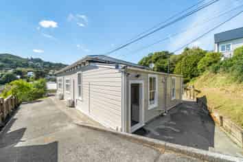 3/36 The Parade, Island Bay