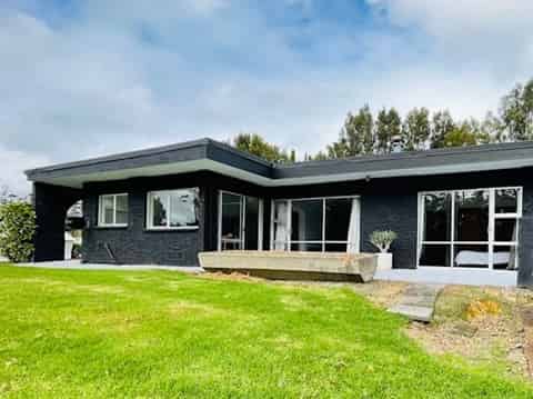 102 Sanders Road, Paremoremo