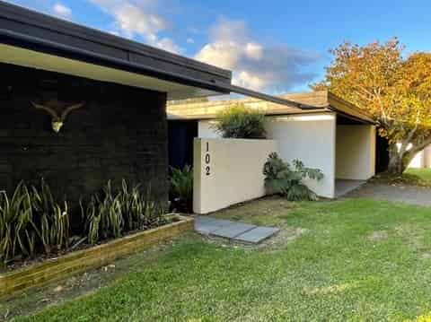 102 Sanders Road, Paremoremo