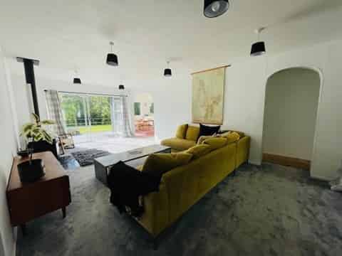 102 Sanders Road, Paremoremo