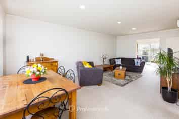16/17 John Street, Trentham