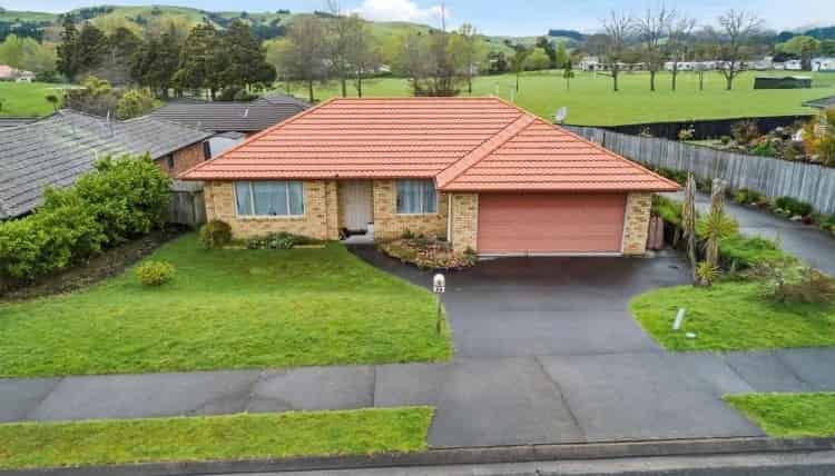 37 Cabeleigh Drive, Helensville