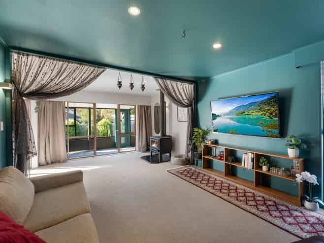 7 Waikare Road, Raumati Beach