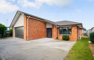 2 Southbrook Close, Glenview