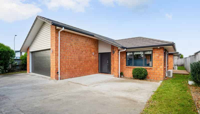 2 Southbrook Close, Glenview