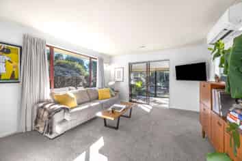2/57 Reynolds Avenue, Bishopdale