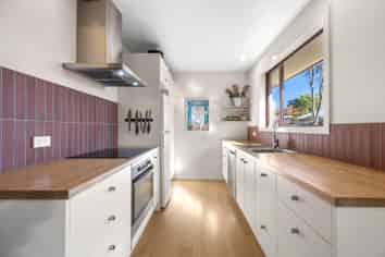 2/57 Reynolds Avenue, Bishopdale