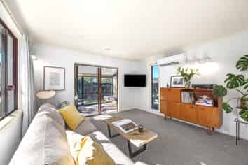 2/57 Reynolds Avenue, Bishopdale