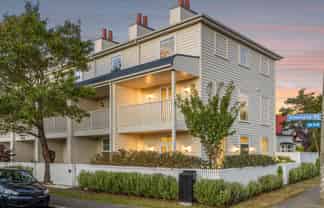 67 Hastings Street West, Sydenham