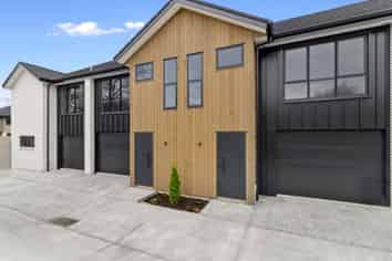 4/1152 Victoria Street, Whitiora