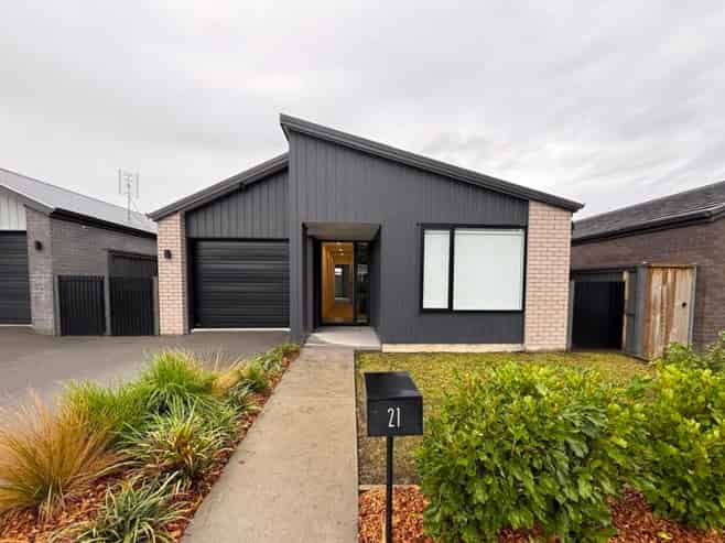 21 John Main Drive, Ramarama