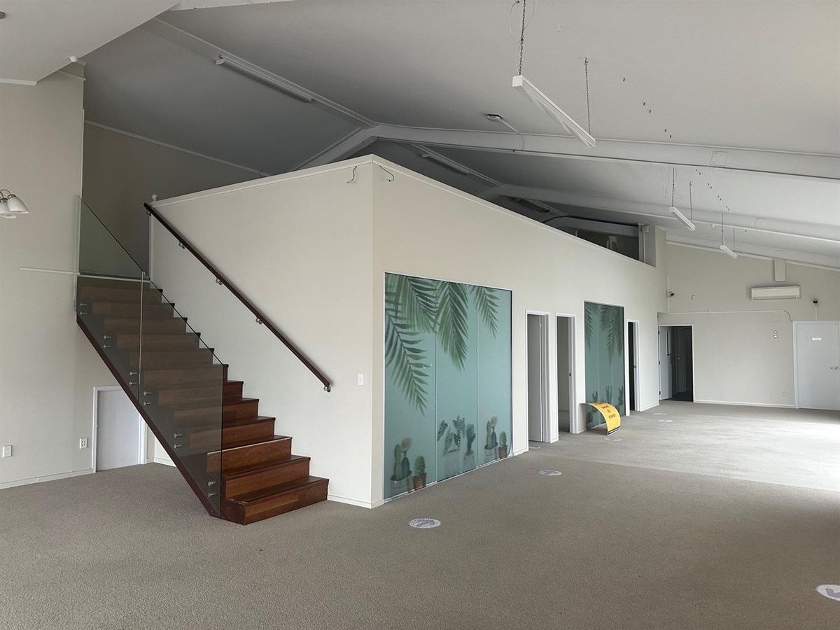 Prime Corner Position in Royal Oak - Widok 3