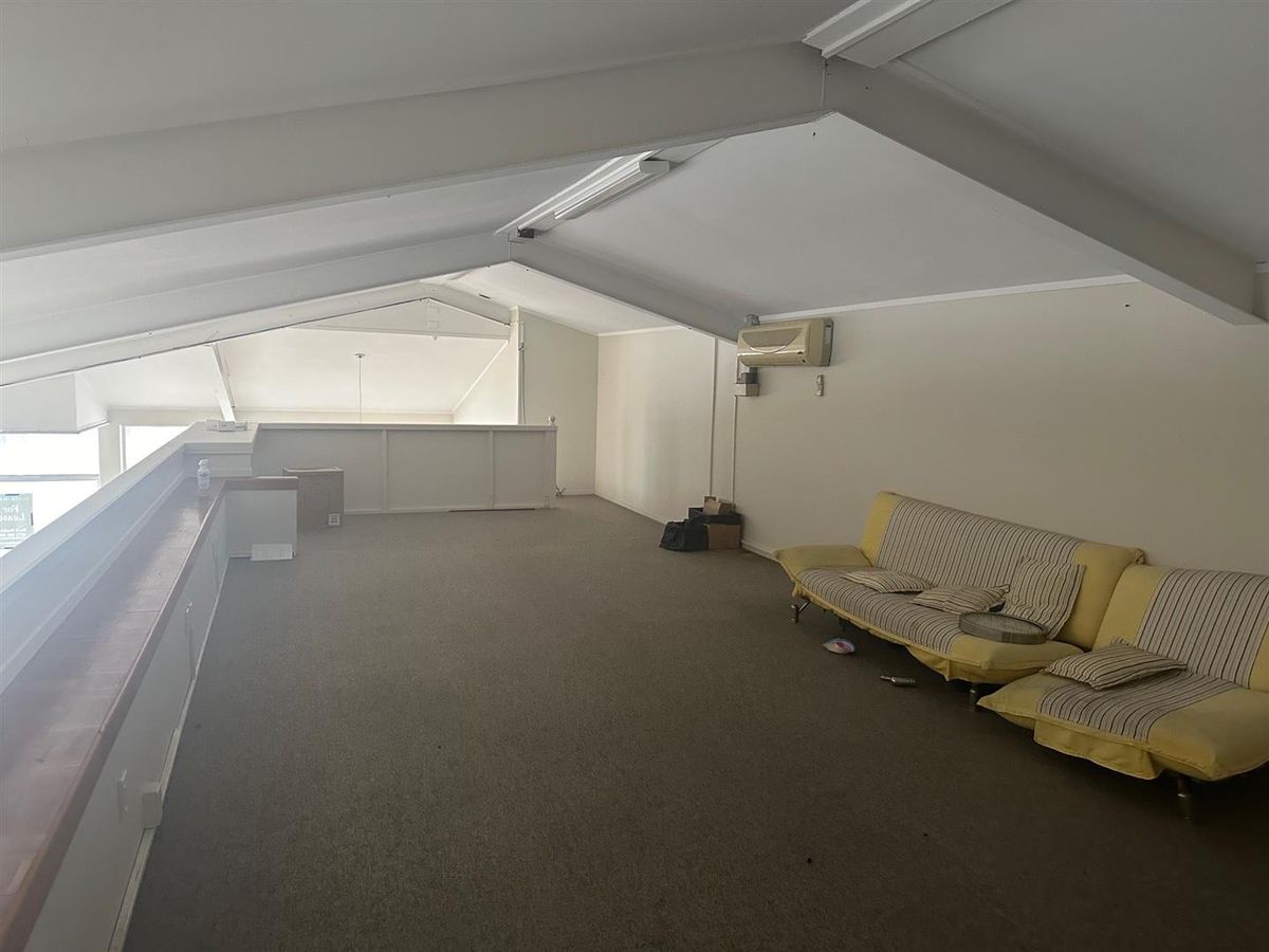 Prime Corner Position in Royal Oak - Widok 5