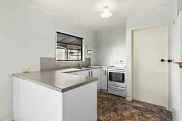 42 Konini Crescent, Pirimai