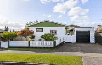 42 Konini Crescent, Pirimai