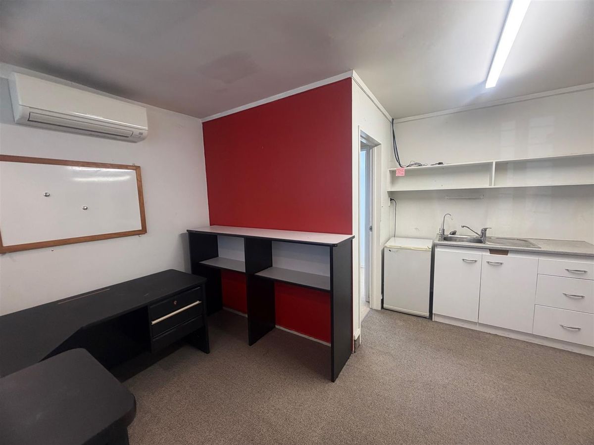 Rear Unit to a Prime Royal Oak Premise - Widok 6