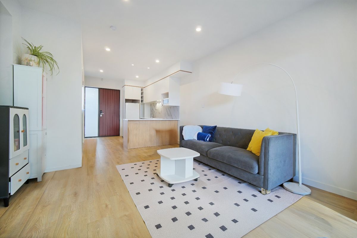 Modern, Low-Maintenance Living in Sought-After Te Atatū Peninsula - Ansicht 2