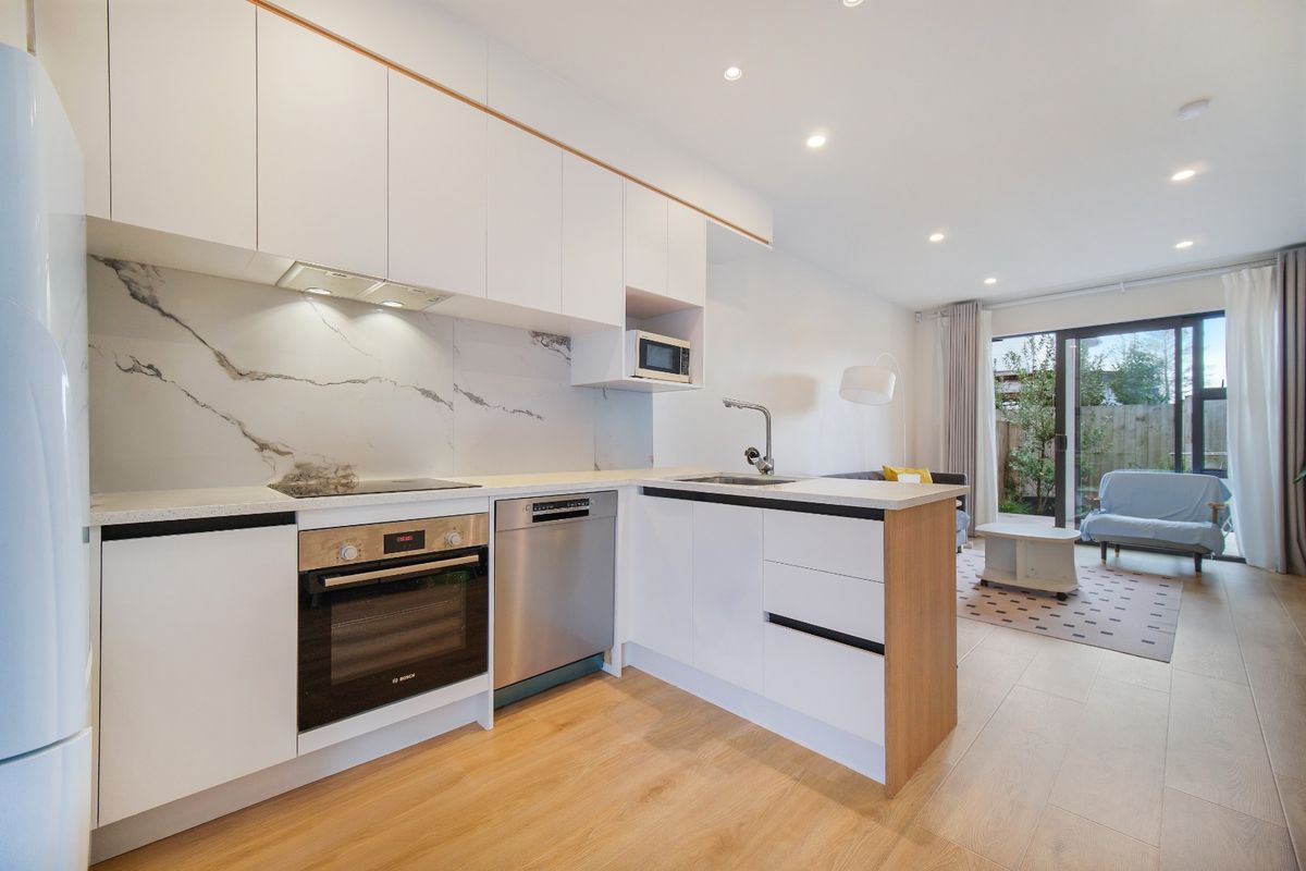 Modern, Low-Maintenance Living in Sought-After Te Atatū Peninsula - Ansicht 4