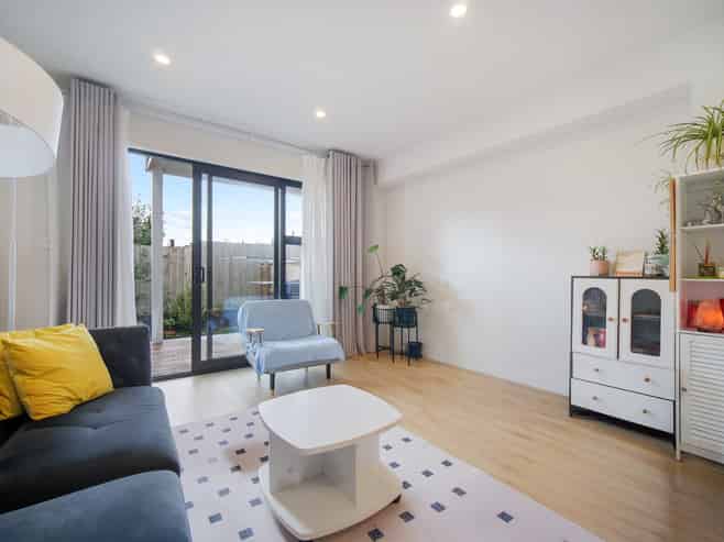 D/12 Shamrock Lane, Te Atatu Peninsula