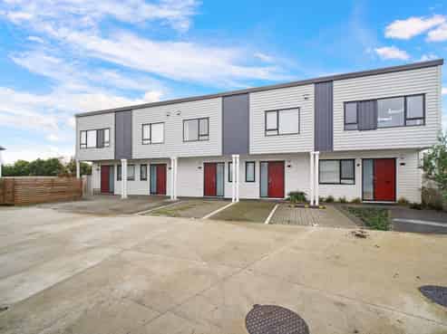 D/12 Shamrock Lane, Te Atatu Peninsula