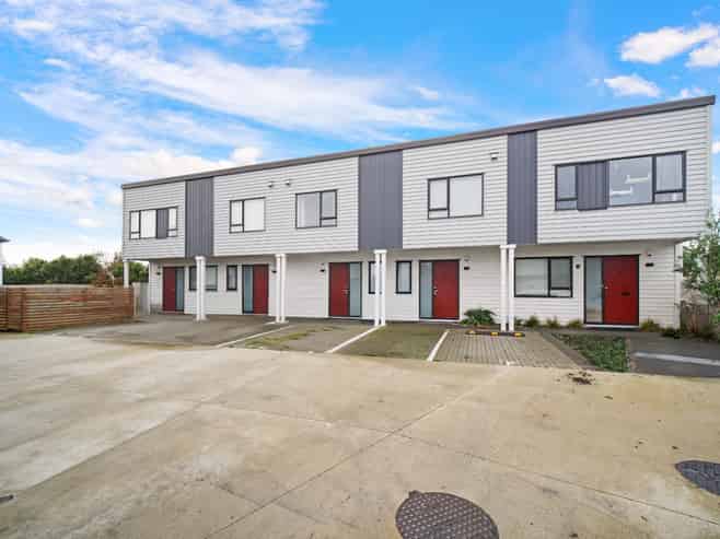 D/12 Shamrock Lane, Te Atatu Peninsula