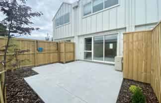 4/160  Hills Road, Edgeware