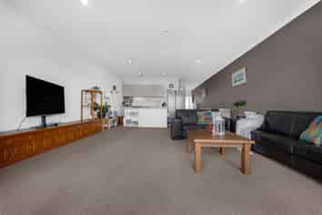 43/128 Stancombe Road, Flat Bush