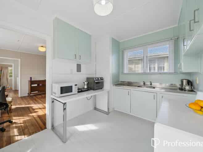 67 Tasman Road, Otaki Beach