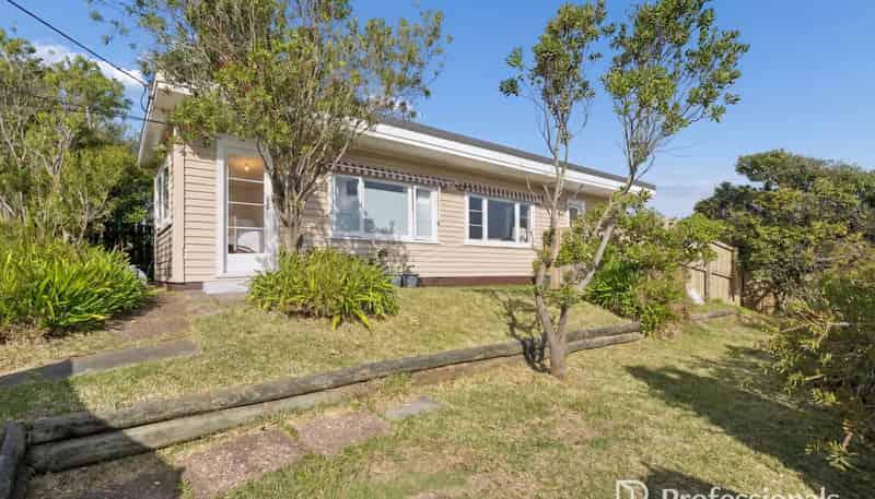 67 Tasman Road, Otaki Beach