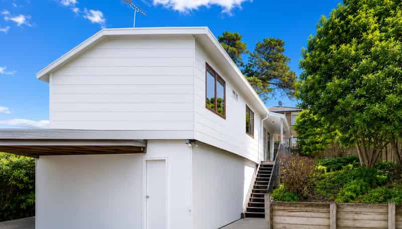 2/17 Glass Rd, Mount Roskill