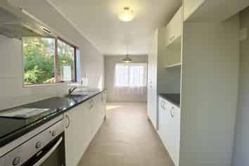 2/17 Glass Rd, Mount Roskill