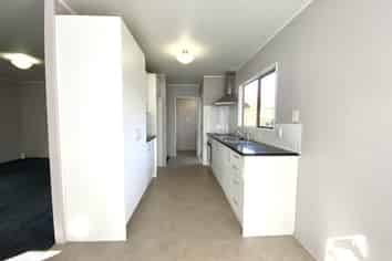 2/17 Glass Rd, Mount Roskill