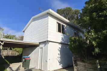 2/17 Glass Rd, Mount Roskill