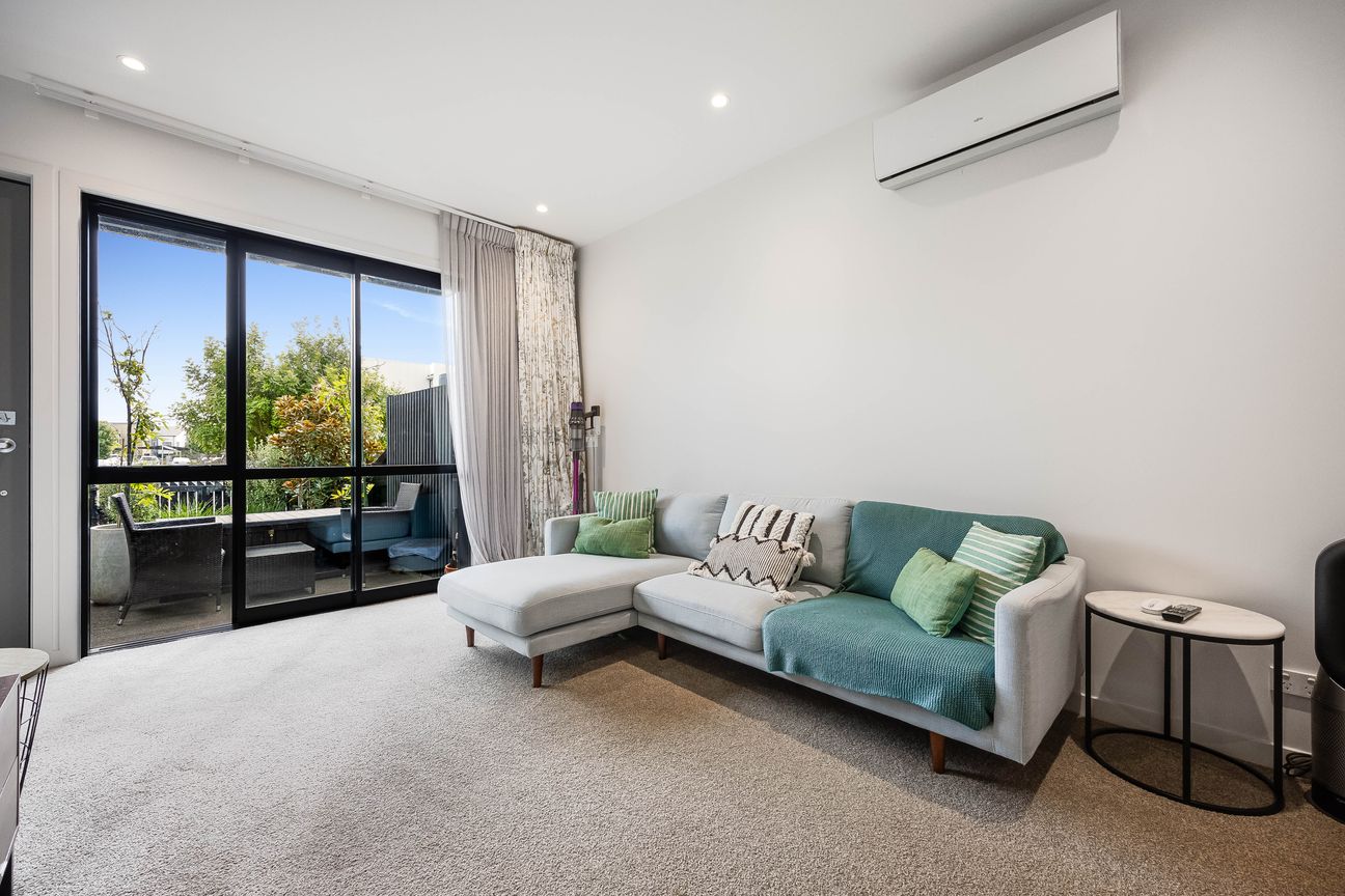 Priced to sell - Don't Miss Out! - Vista 6