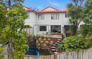 2/42 Fields Parade, Oteha
