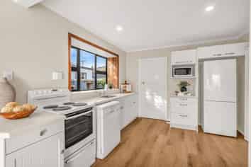 15 Willow Avenue, Stoke