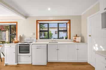15 Willow Avenue, Stoke