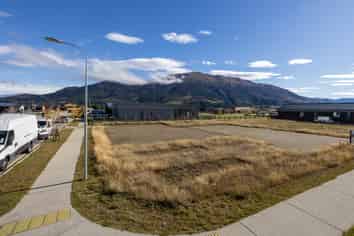 10 Pinn Street, Lake Hawea