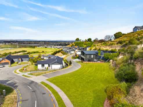 95 Oak Road, Poraiti