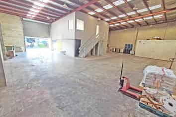 URGENT SALE - 360M² ON SALEYARDS ROAD
