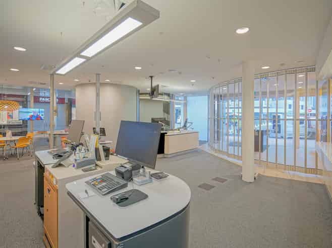 Prime Location – Opposite Starbucks