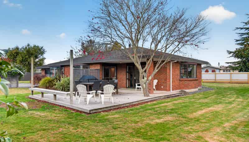 270A High Street South, Carterton