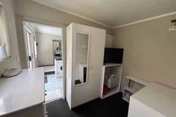 317 West Road, Brookby