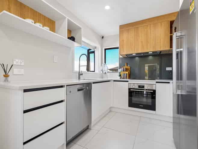 43 Athena Drive, Totara Vale