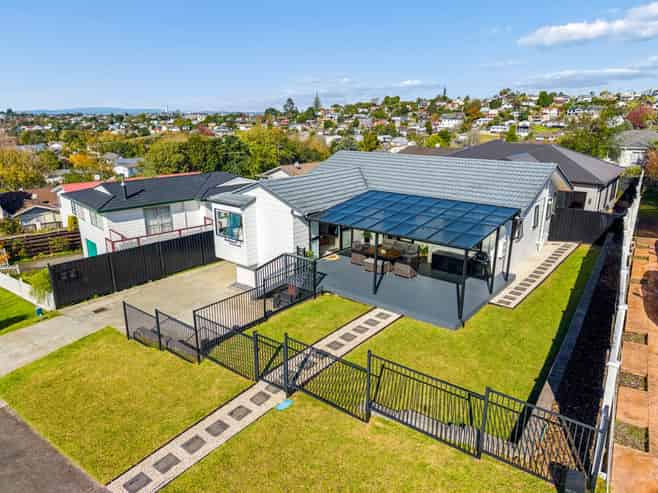 43 Athena Drive, Totara Vale