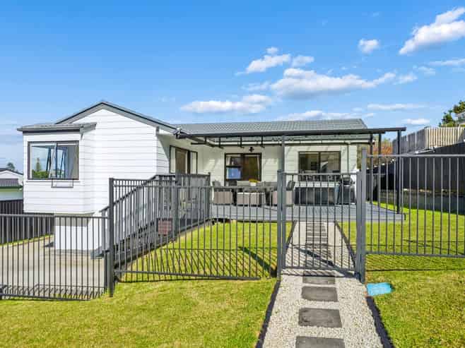 43 Athena Drive, Totara Vale