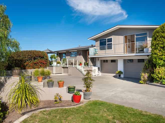 33 Enfield Road, Hospital Hill